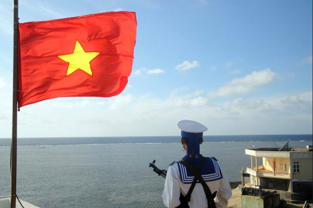 Vietnam-South-China-Sea-Soldier-Flag.jpg