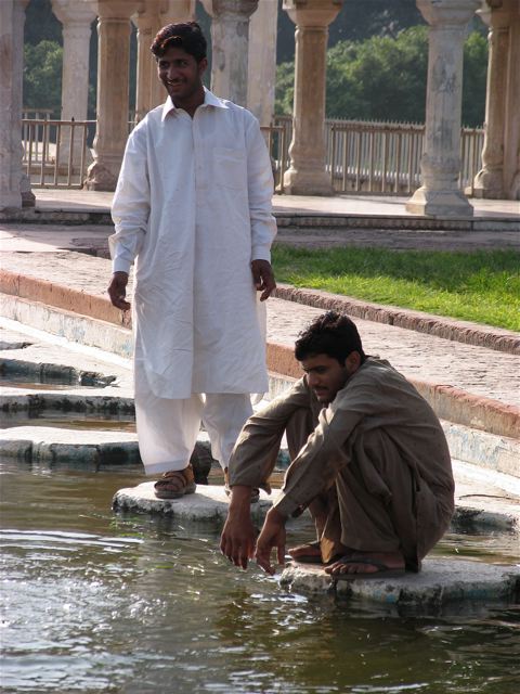 shalamar_bagh_in_lahore_1966a_jpg_original.jpg