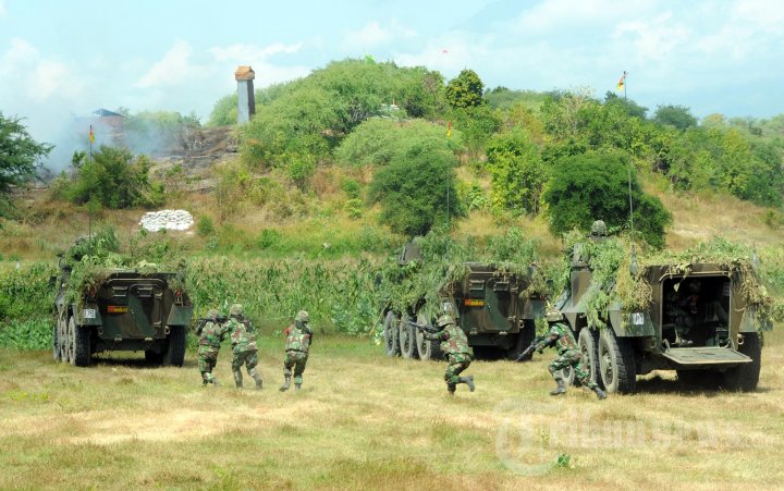 20140604_193353_tni-berhasil-kuasai-negara-musang.jpg