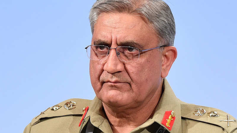 pakistans-army-chief-holds-private-meetings-to-shore-up-economy.jpg
