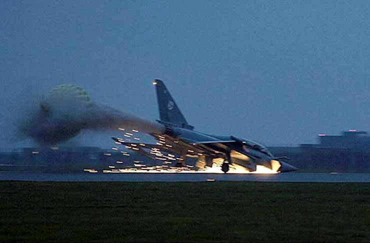 Aircraft_Mishap_Photos_Crash_Pics_BV.jpg