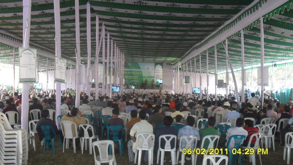 1024px-Ahmadiyya_annual_convention.JPG