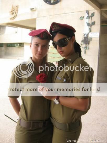 YoungFemaleIsraeliArmySoldiersandon.jpg