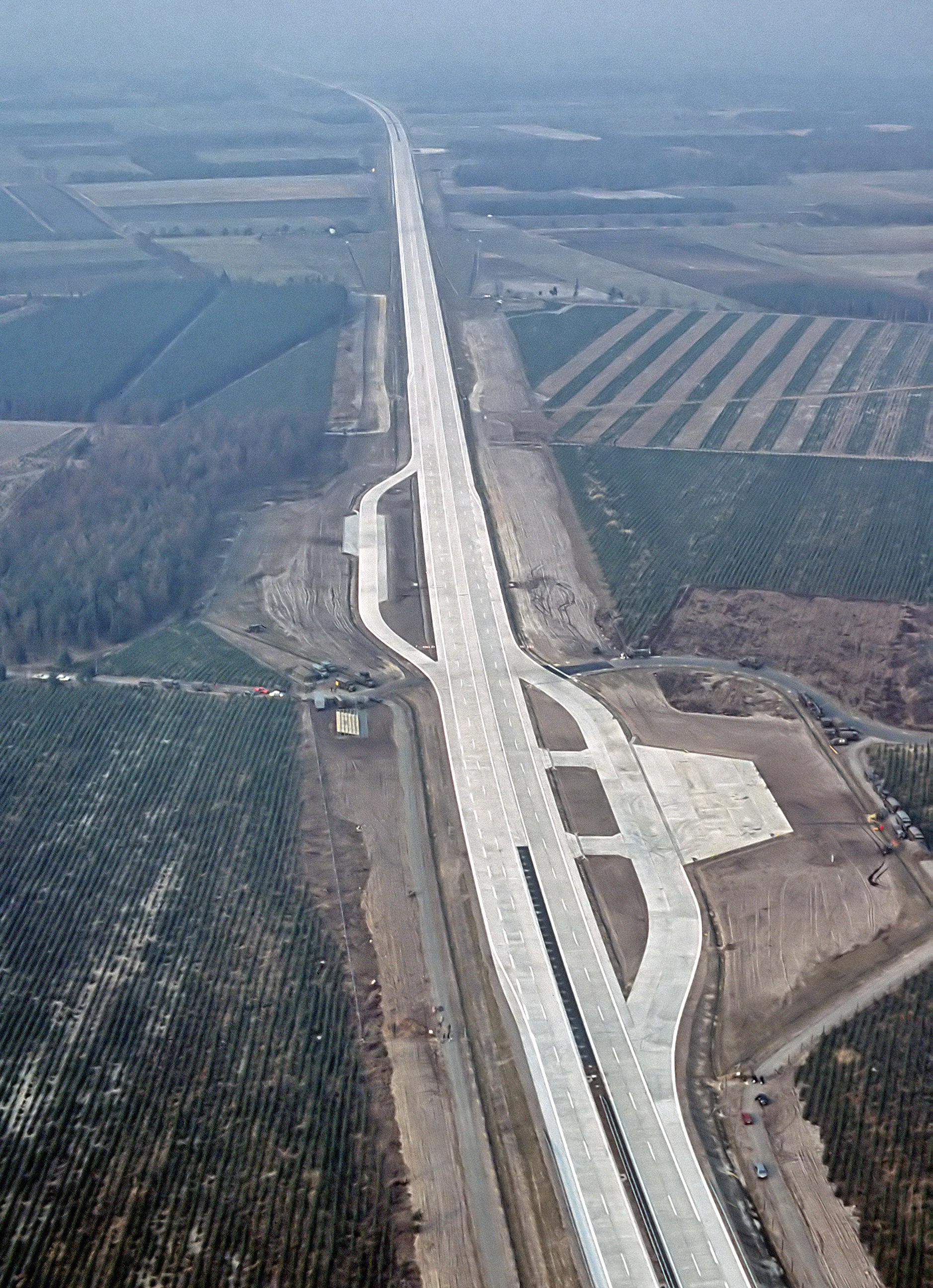 Autobahn_Notlandeplatz_A29_Ahlhorn_DoD_DF-ST-85-05075.jpg