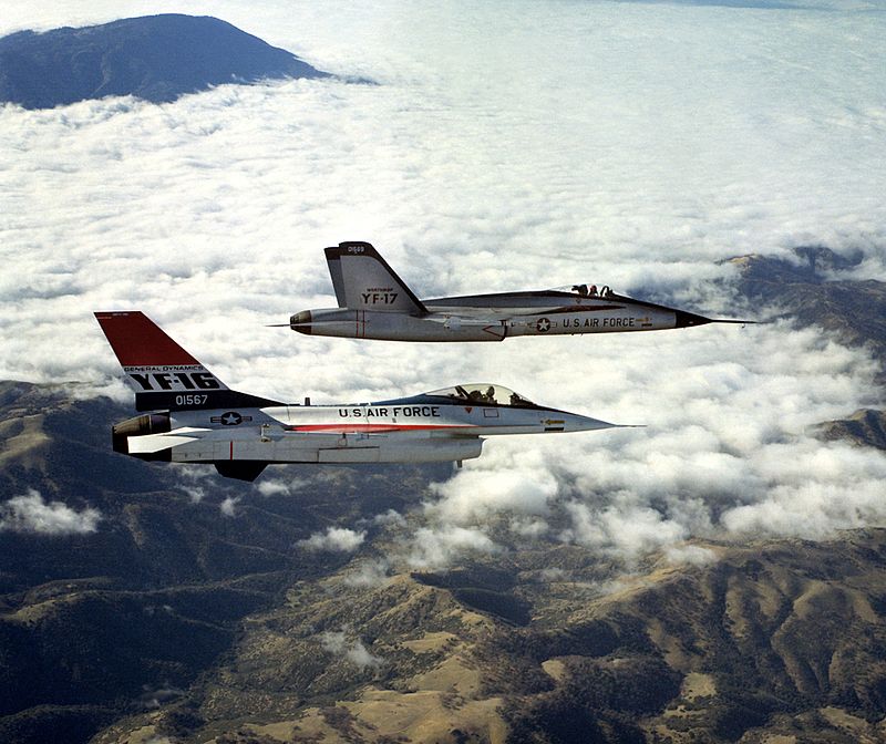 800px-YF-16_and_YF-17_in_flight.jpg