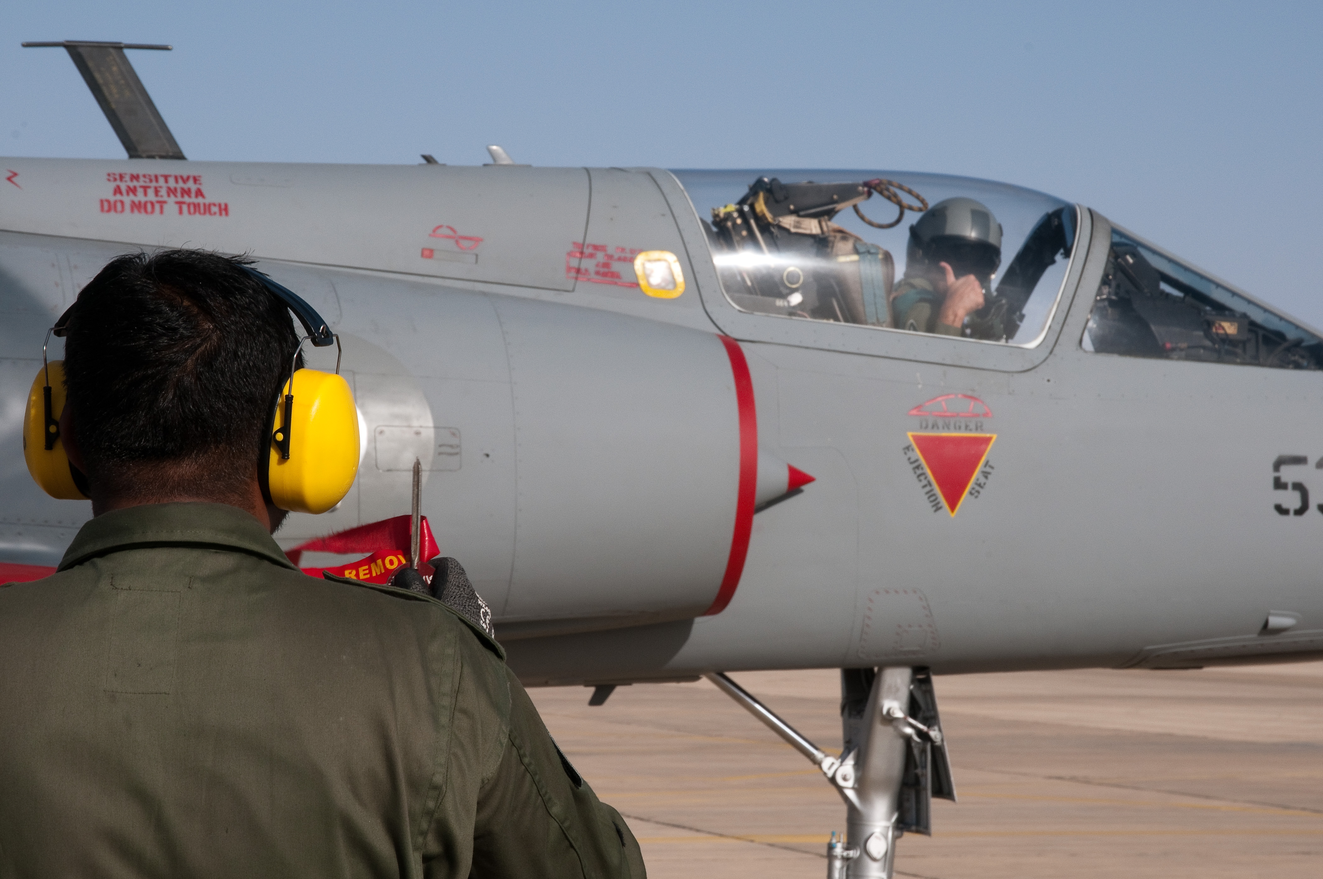 PAF_Mirage_III_ROSE_alert_scramble_competition_Falcon_Air_Meet_2010_side_view.jpg