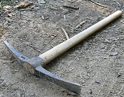 250px-Pickaxe.jpg