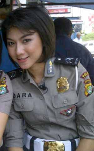 Foto-Polisi-Cantik-06.jpg