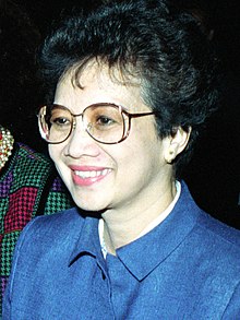220px-Corazon_Aquino_1986.jpg