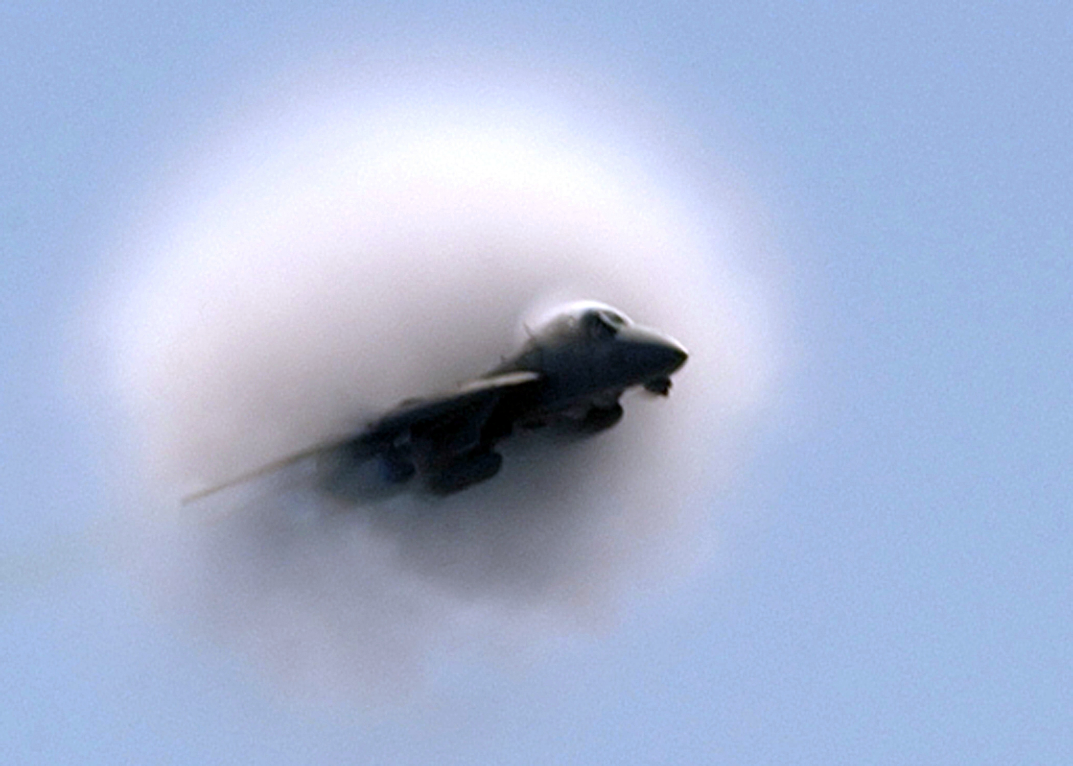 US_Navy_050330-N-0382O-503_An_F-14B_Tomcat_breaks_the_sound_barrier_during_the_supersonic_fly-by_portion_of_an_air_power_demonstration.jpg