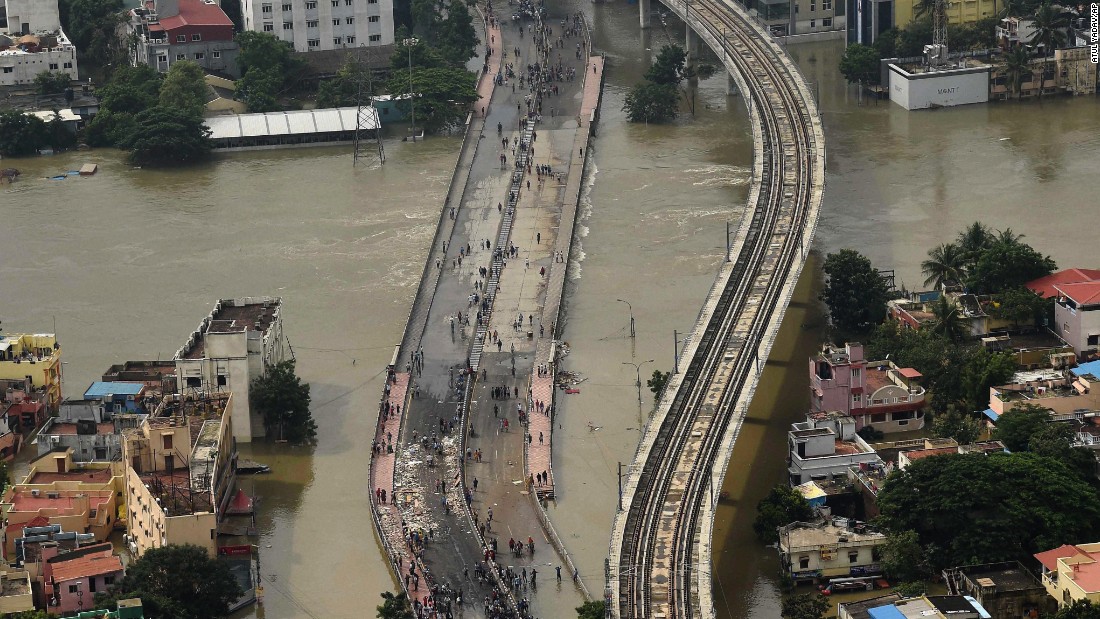 151204105219-india-chennai-flood-16-super-169.jpg