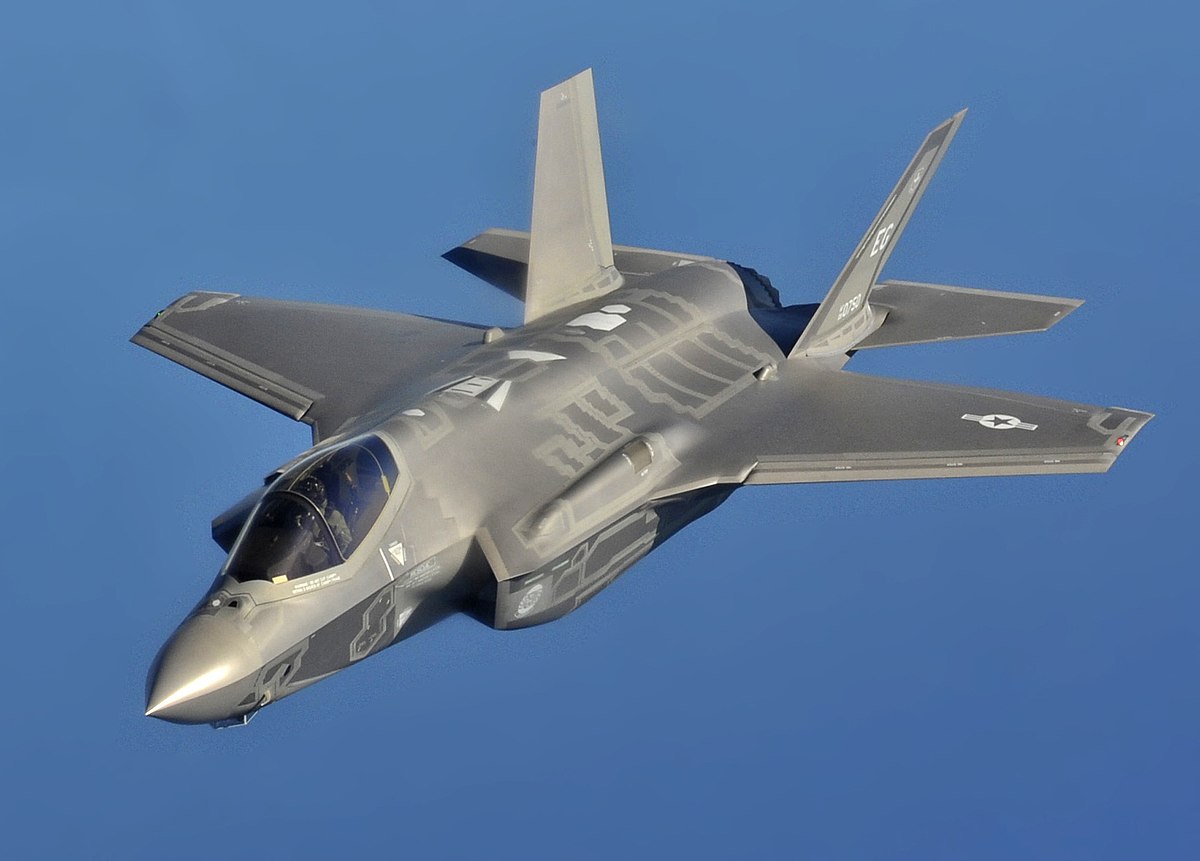 1200px-F-35A_flight_%28cropped%29.jpg