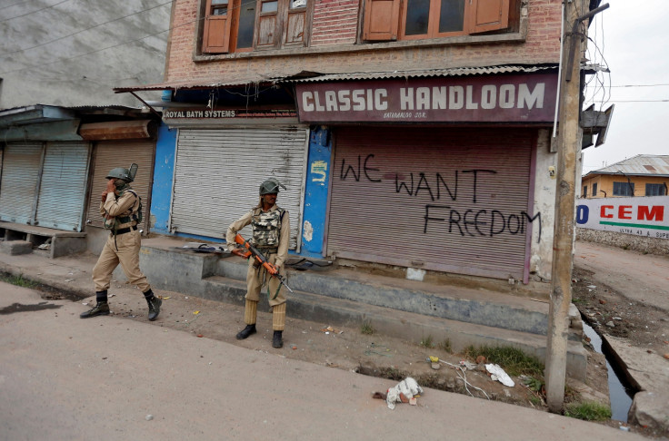 kashmir-curfew.jpg