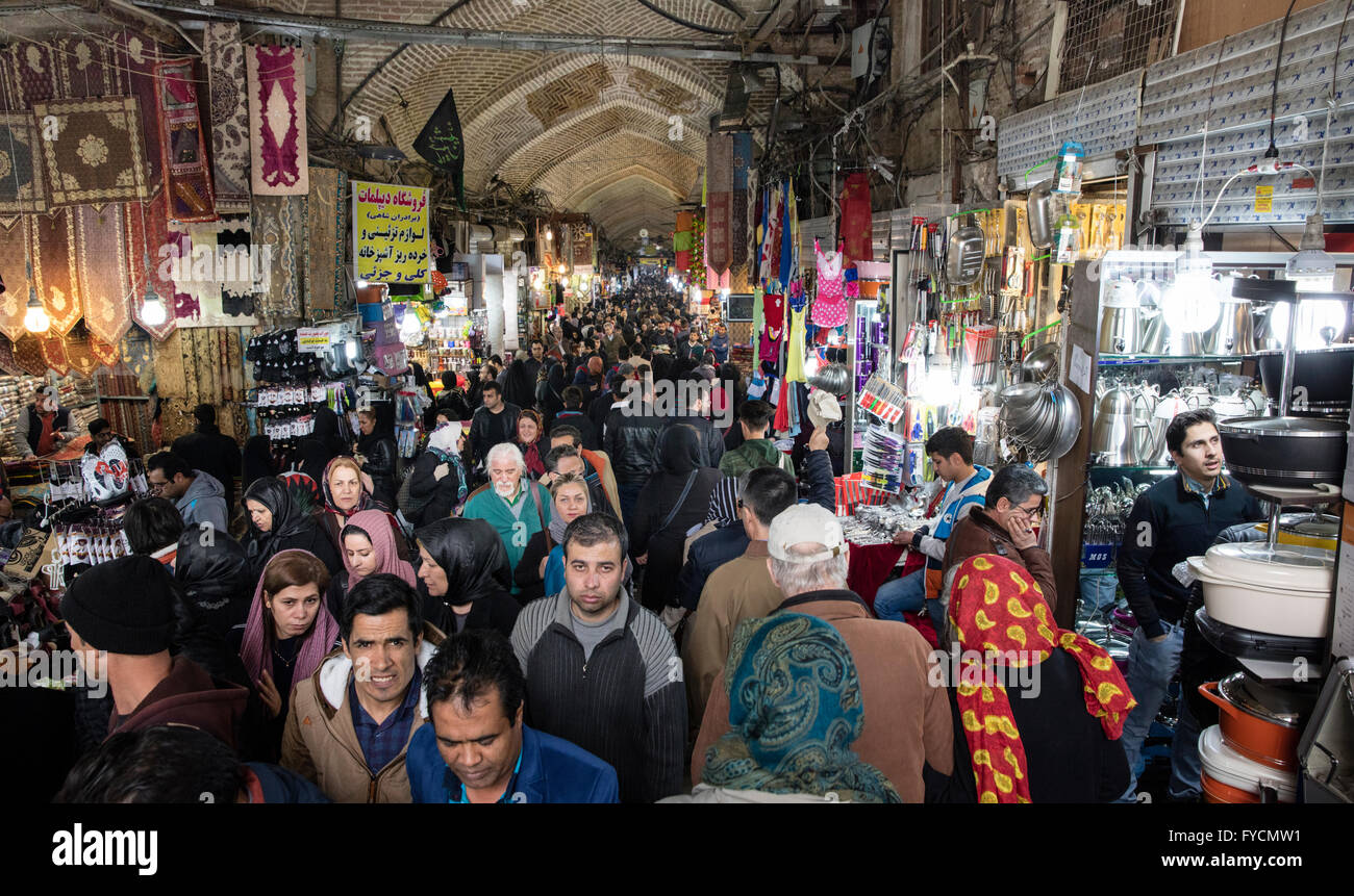 central-bazaar-tehran-iran-FYCMW1.jpg