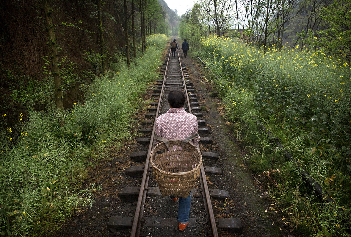 shixi-bagou-steam-train.jpg