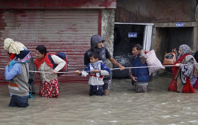 08kashmirflood1.jpg