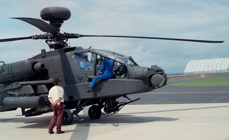 AH-64D-Longbow-Apache-Avalon-CKopp-1999-3S.jpg