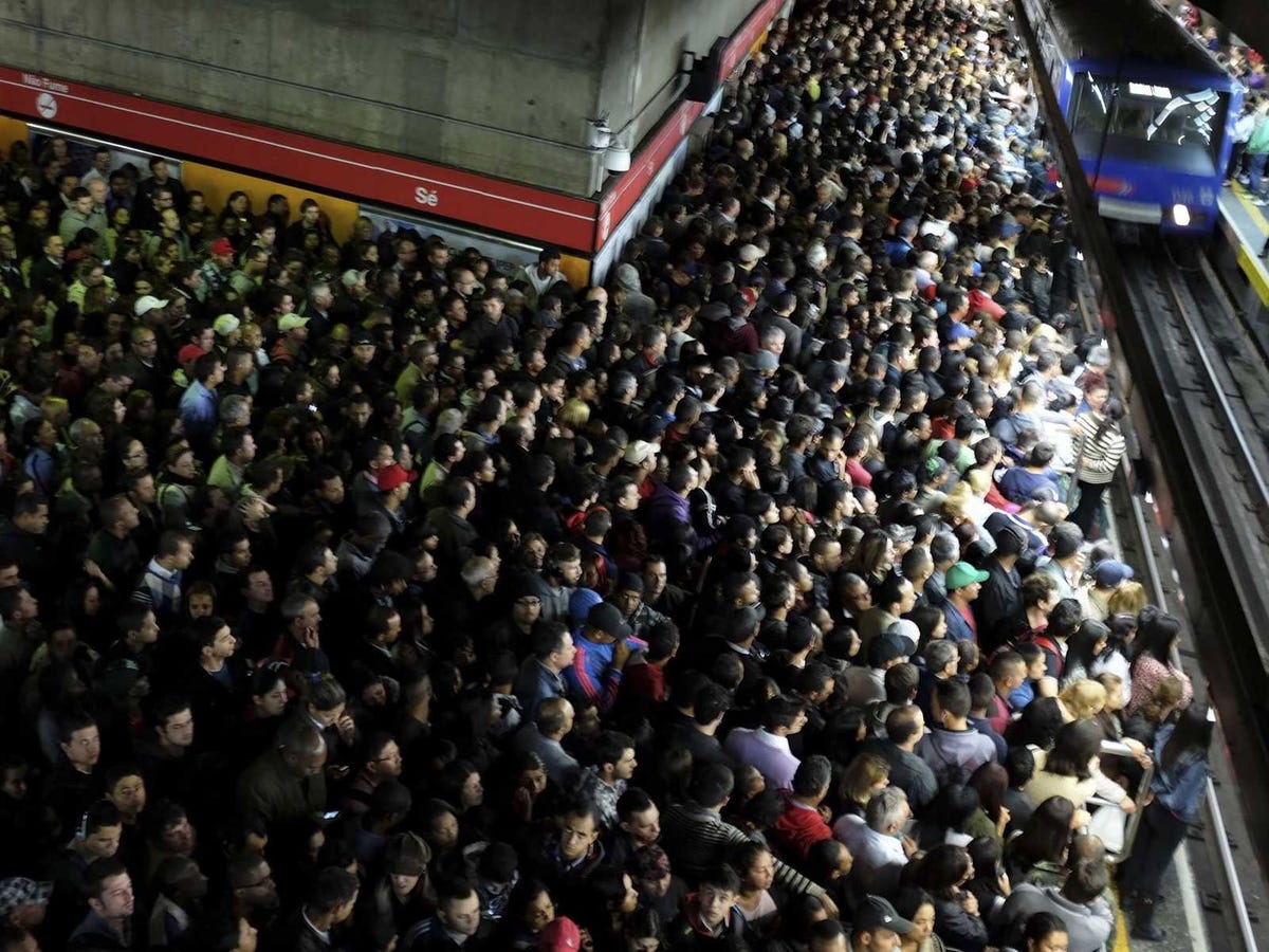 downtown-sao-paulo-subway-crowd-commute.jpg