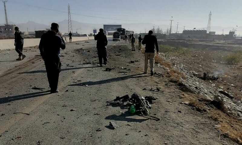 <p>Police and other security agencies have cordoned off the blast site. — Photo by Ghalib Nihad</p>