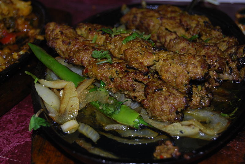 800px-Pakistani_Food_Beef_Kabobs.jpg