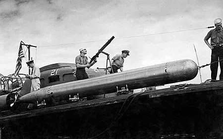 450px-PT_21_Mark_8_torpedo.jpg