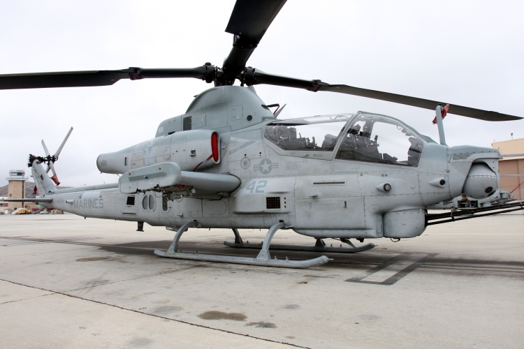 Bell+AH-1+SuperCobra+%283%29.jpg