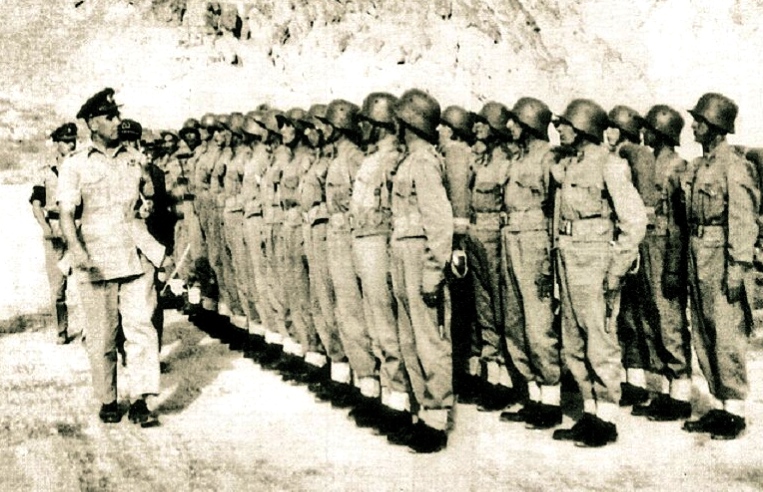 General_Musa_Khan_Inspecting_Afghan_Soldiers.jpg