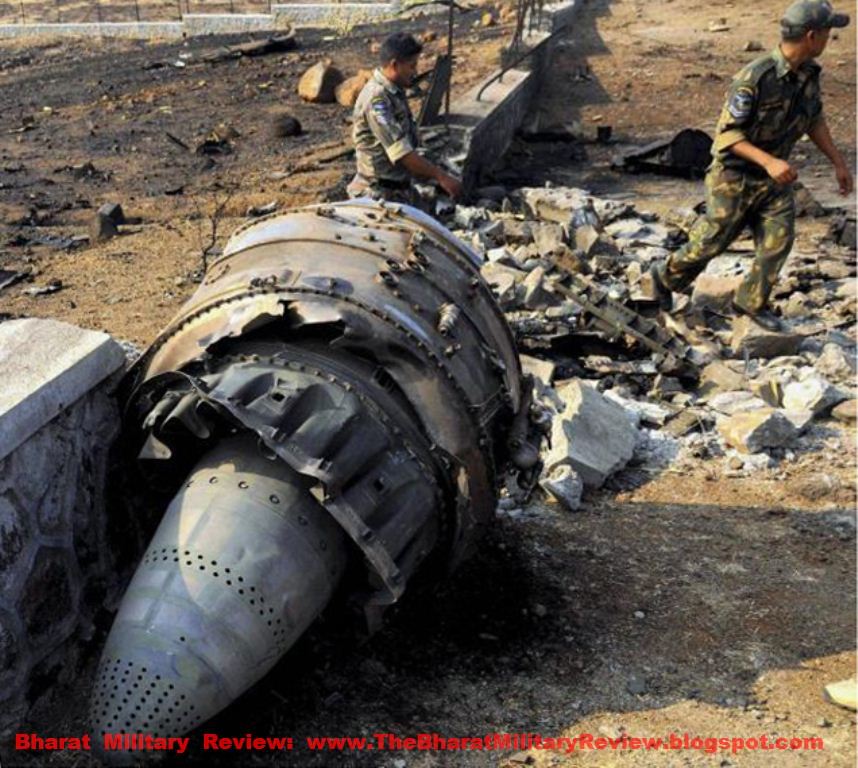 Indian+Air+Force+Su-30+MKI+fighter+jet+Crashes+pilots+safe+destroyed+first+2nd+third+1+2+3+4+5+11+12+1+3+14+%25289%2529.jpg