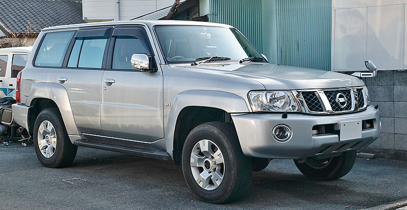 800px-Nissan_Safari_Y61_003.JPG