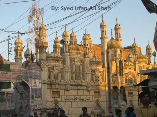 Madina+Mosque,+Matiari,+Sindh.jpg