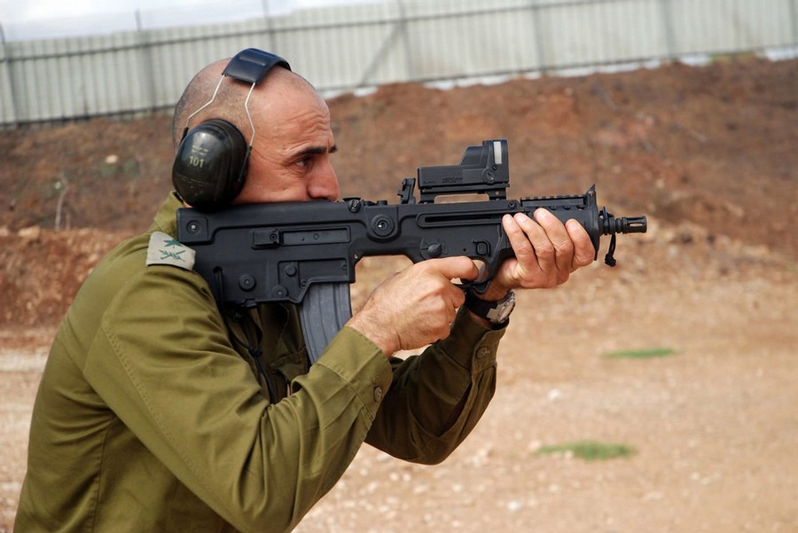 palestine-israeli-tavor-rifles.jpg