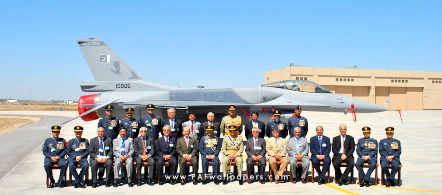 F-16_bk52_ceremony.jpg