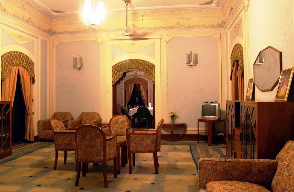 royal-oasis-wankaner-guest-room-58904216493fs.jpg