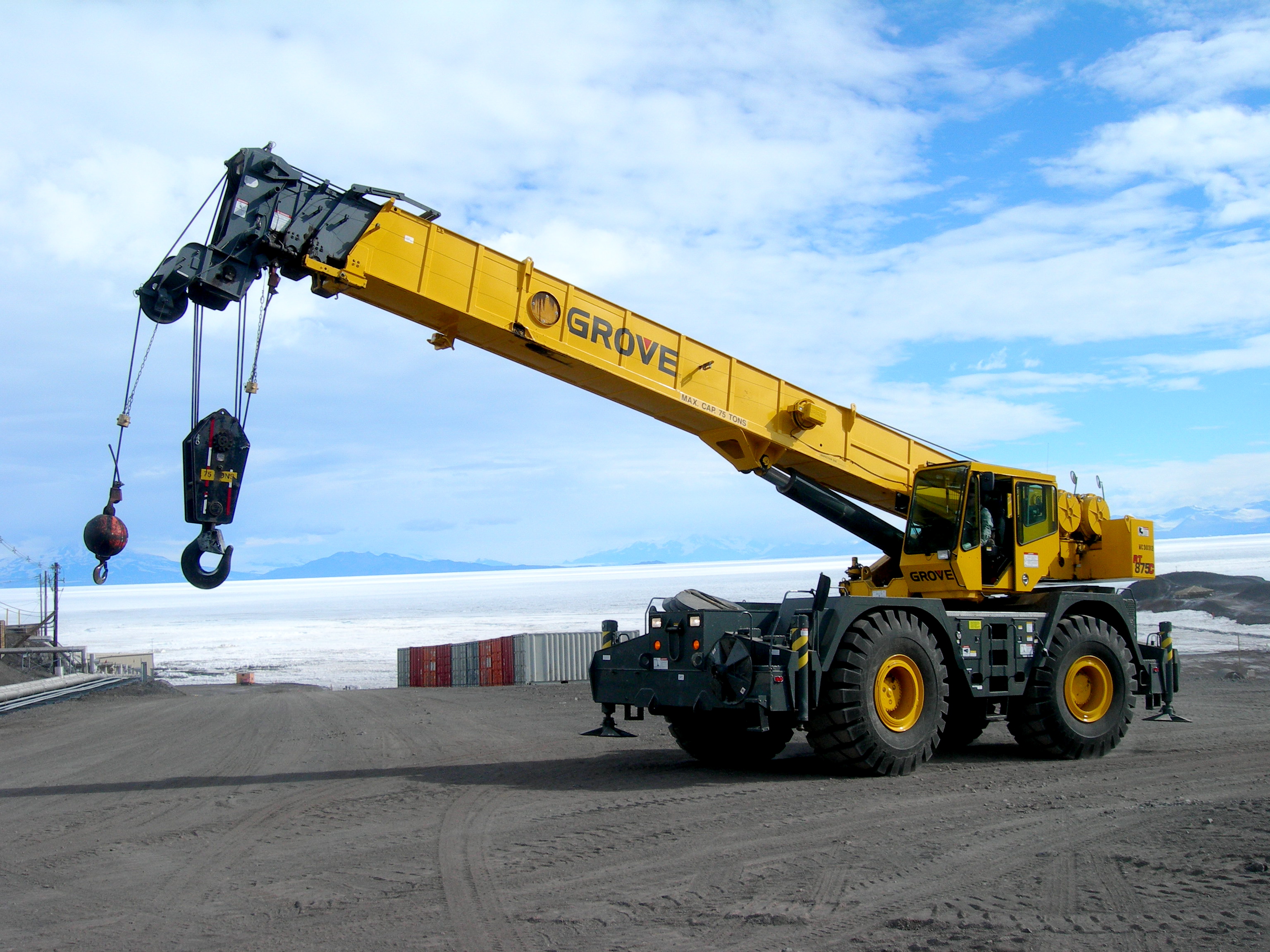 Grove_Crane_in_Antarctica.jpg