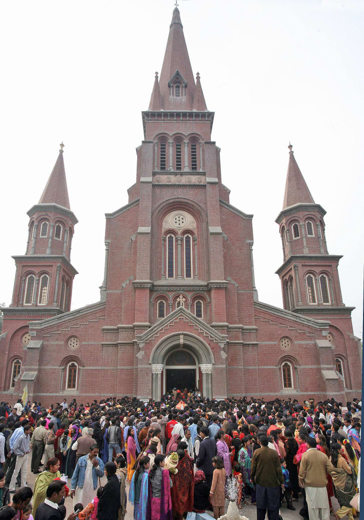 http%3A%2F%2Fcdn.cnn.com%2Fcnnnext%2Fdam%2Fassets%2F180320122249-christmas-mass-outside-the-sacred-heart-cathedral-church-in-lahore.jpg
