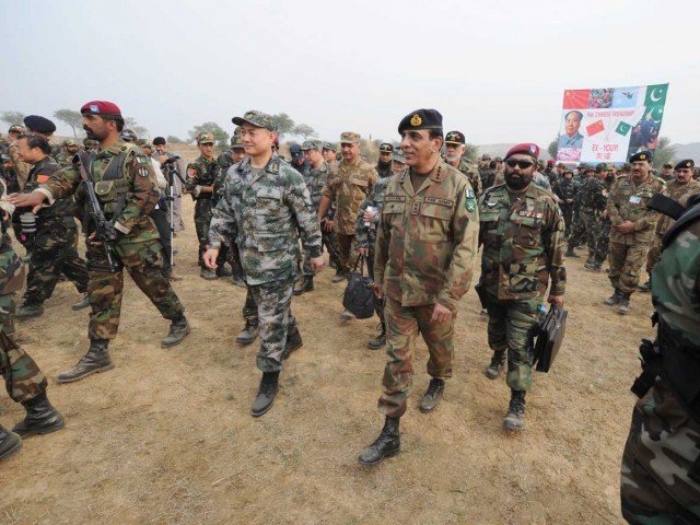 Chief+of+the+Army+Staff+%2528COAS%2529+General+Ashfaq+Parvez+Kayani%252Cfun+photo+time+at+the+China+Joint+Military+Exercise+YOUYI-IV+III+II+I+V+Pakistani+Special+Services+Group+%2528SSG%2529+w+n+People%2527s+Liberation+Army+m+%25287%2529.jpg