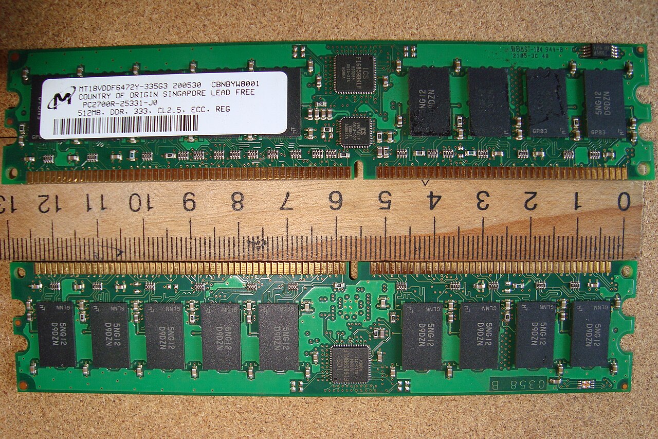 1280px-Micron_PC2700_DDR_ECC_REG.JPG