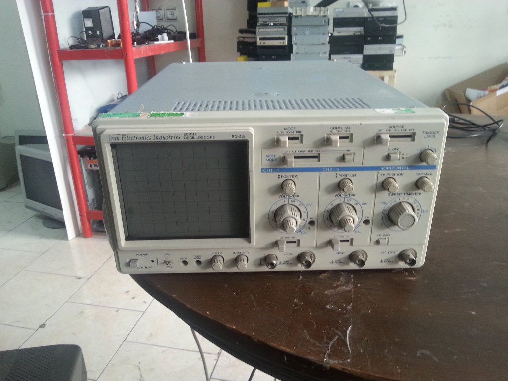 odd-(almost)-vintage-iranian-oscilloscope