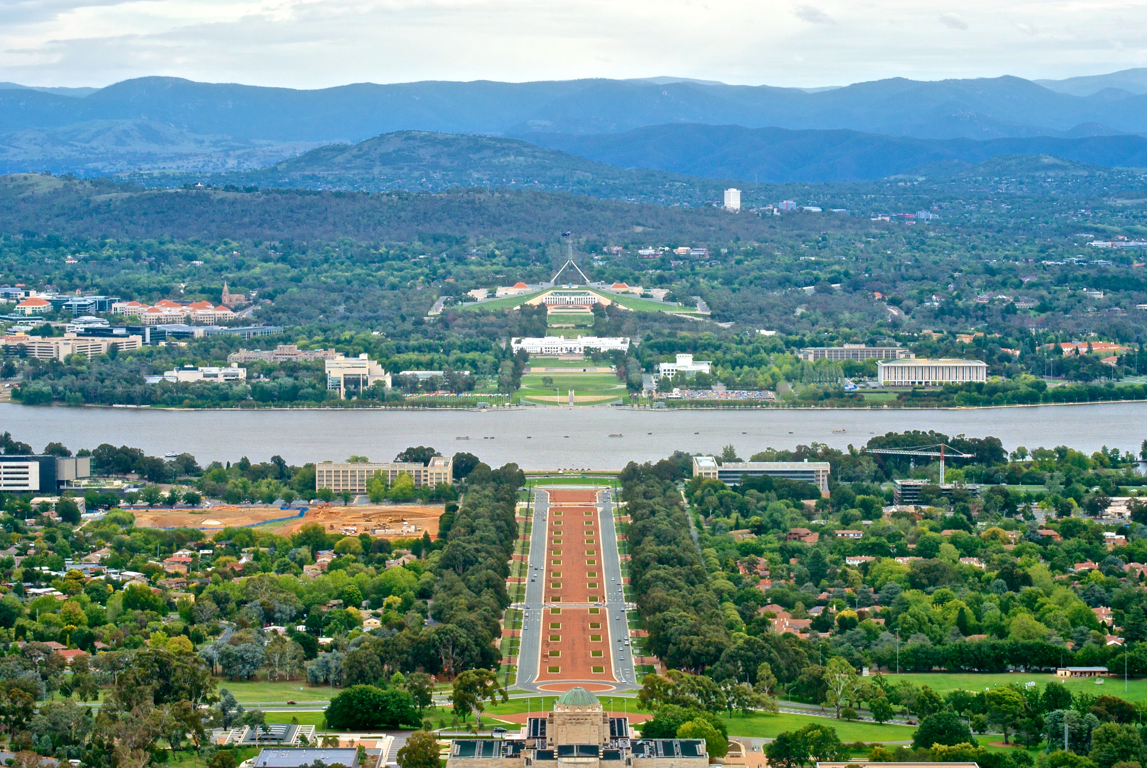 Canberra_viewed_from_Mount_Ainslie.jpg