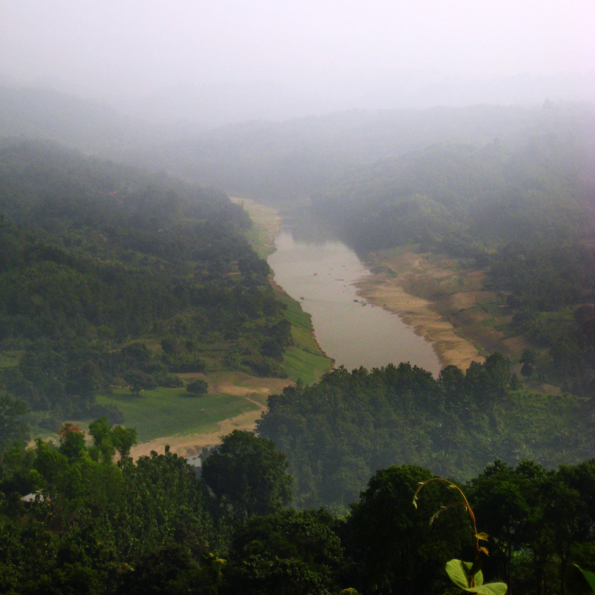 Sangu_River_from_Altitude%2C_Bandarban%2C_5_Dec%2C_2011.jpg