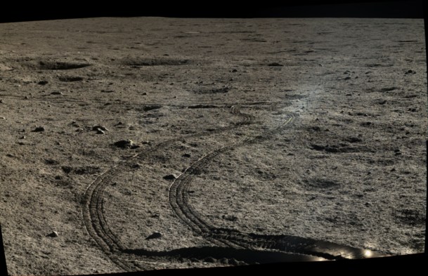 yutu-rover-tracks.jpg