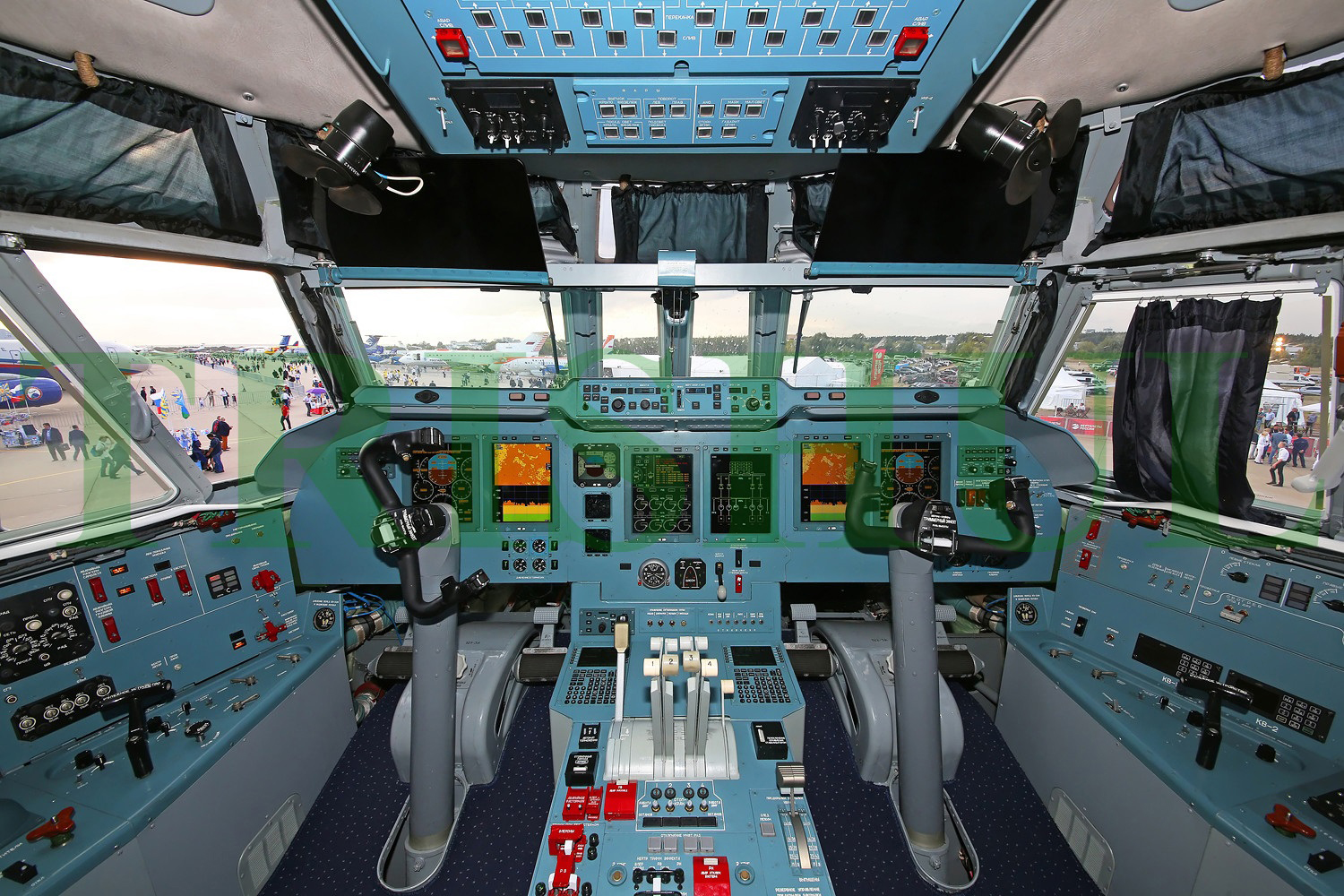 IL-476-90%2BGlass%2BCockpit.jpg