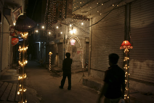 Pakistan_Lahore_Hira+Mandi+red+light+district.jpg