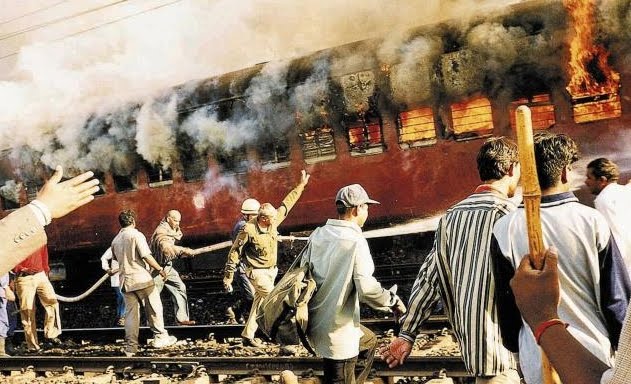 Godhra-train-burning.jpg