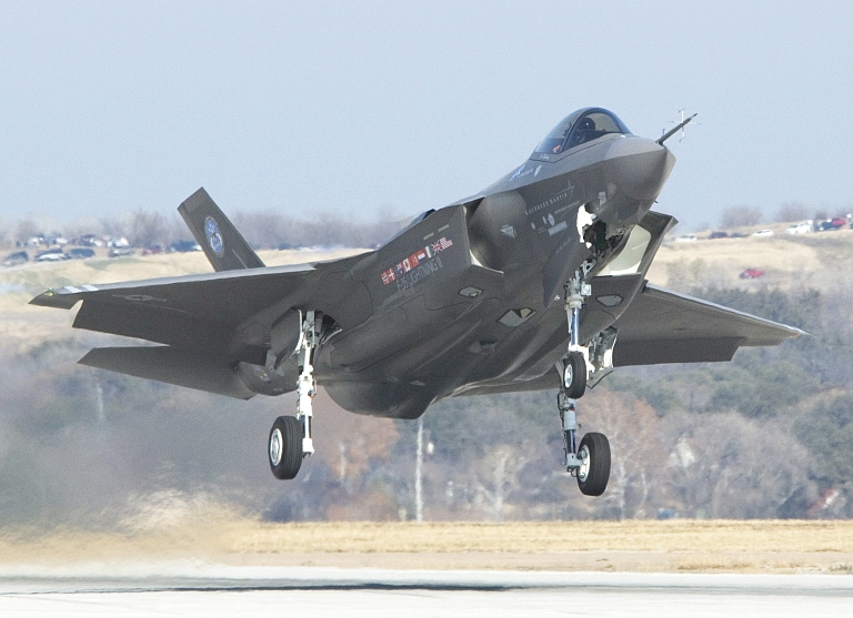 JSF-Proto-AA-1-First-Flight-5.jpg