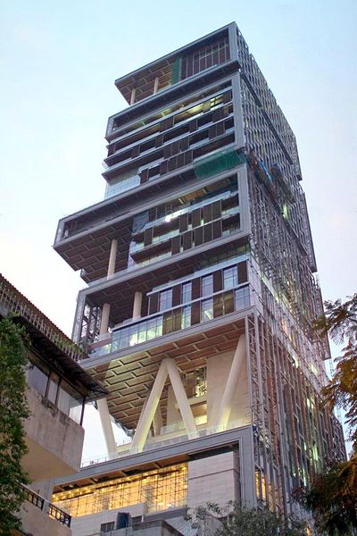 Ambani_house_mumbai-Antilia.jpg