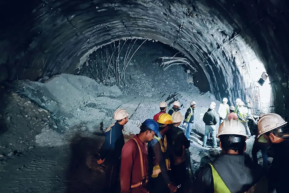 uttarakhand india tunnel collapse