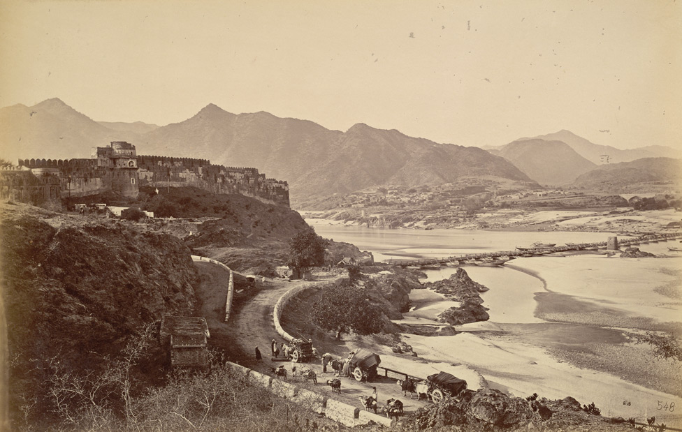 Attock-Fort-bridge.jpg