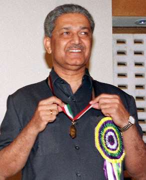 Abdul-Qadeer-Khan-4.jpg