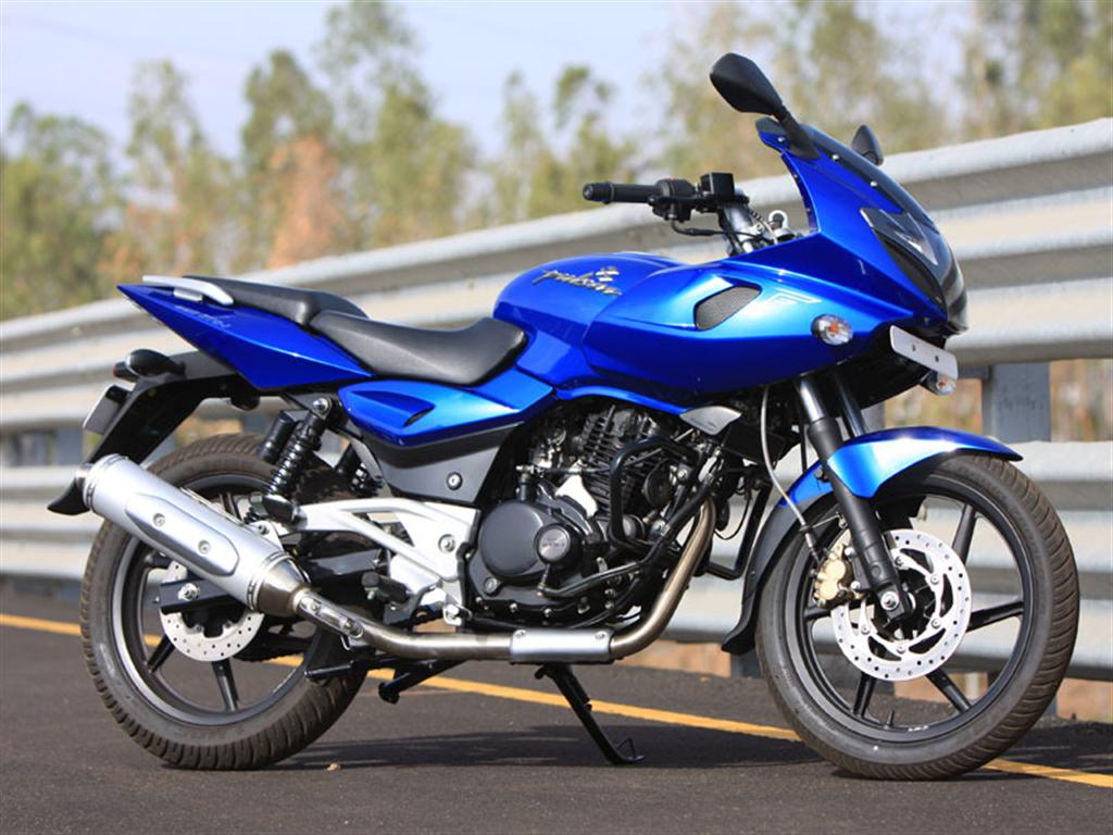 2009_bajaj_pulsar_220_launched.jpg